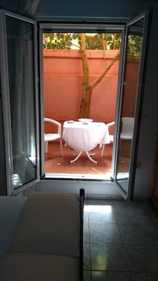 Lazarus Apartments Monemvasía Exterior photo